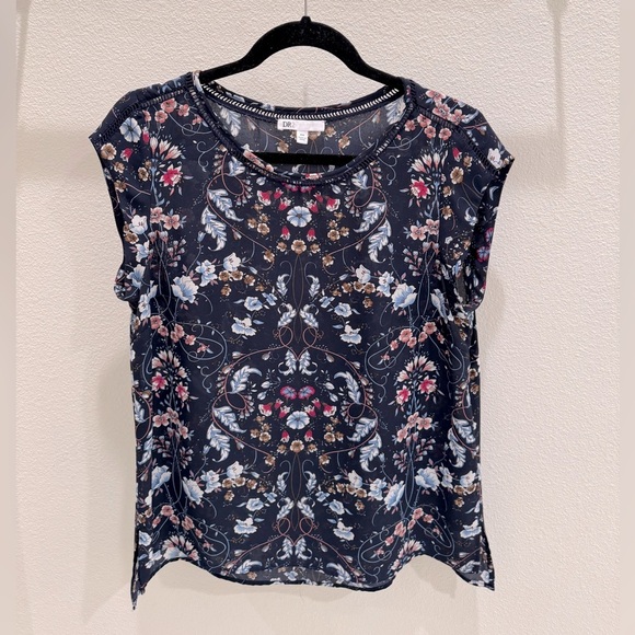 DR2 Tops - DR2 cap sleeve Floral Print Women's Top size petite medium